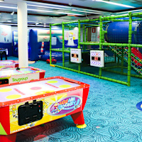 Lekland med hinderbana och airhockey på silja serenade