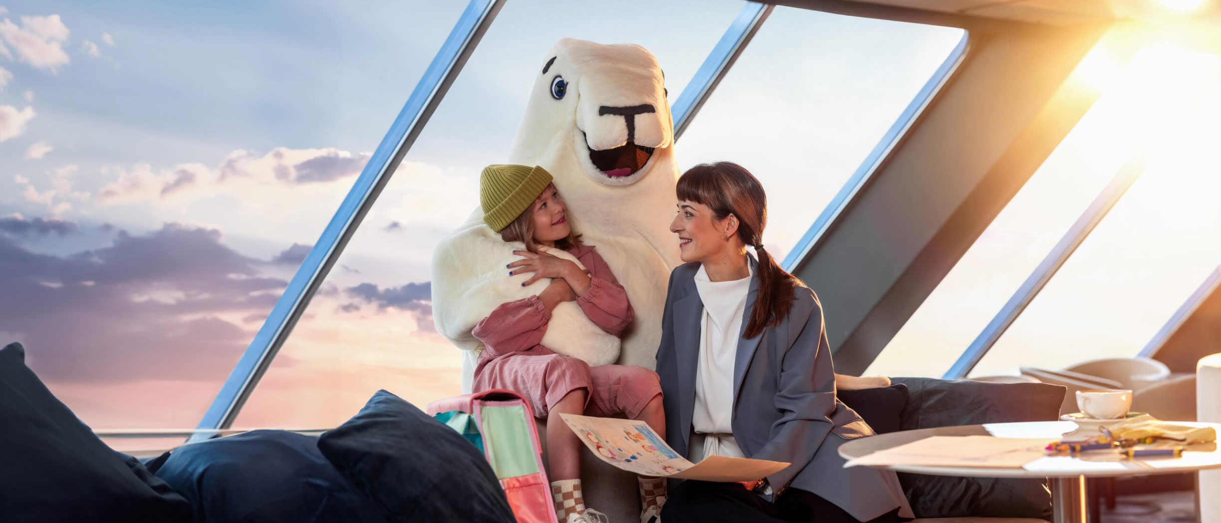 Харри с мамой и дочерью на борту