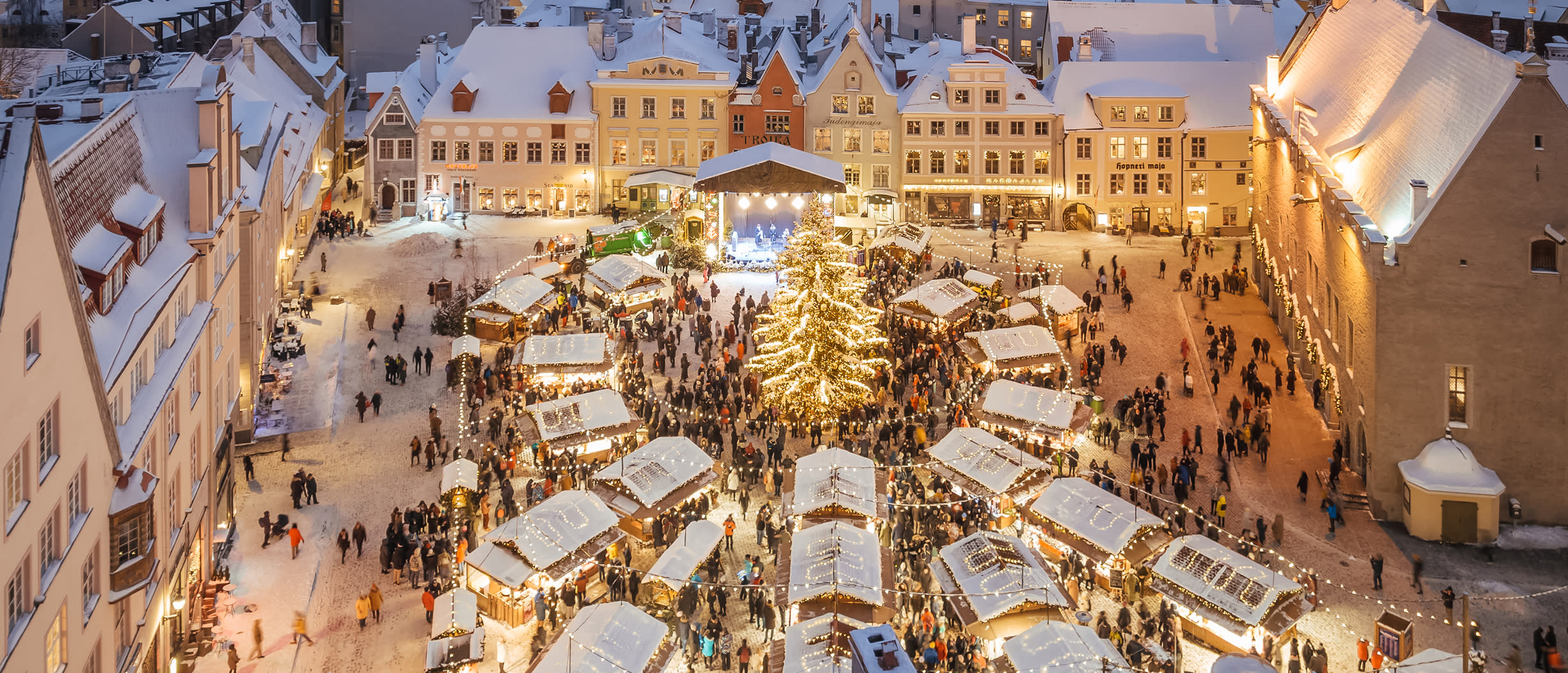 Ett Club One-resesällskap firar födelsedag ombord