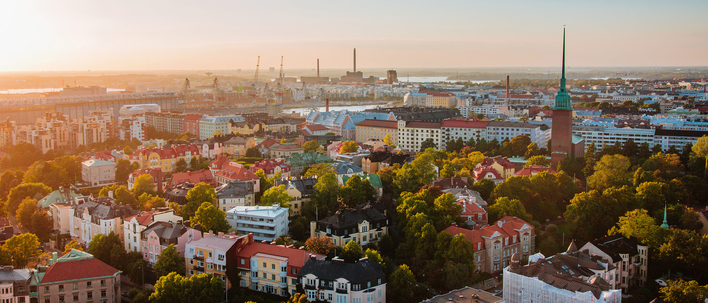 Vy över Helsingfors i solnedgång, foto: Jussi Hellsten / Visit Finland