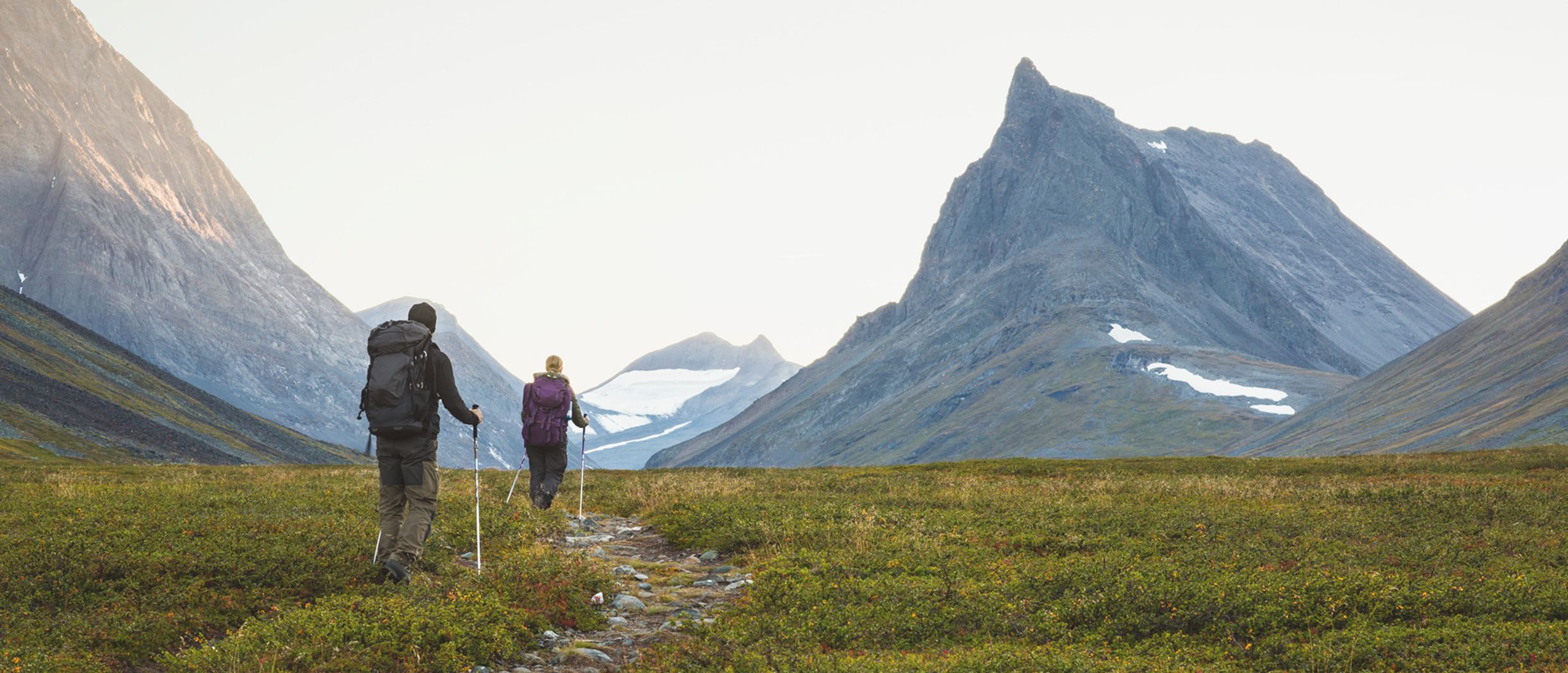 Paar matkamas Rootsi Lapimaal