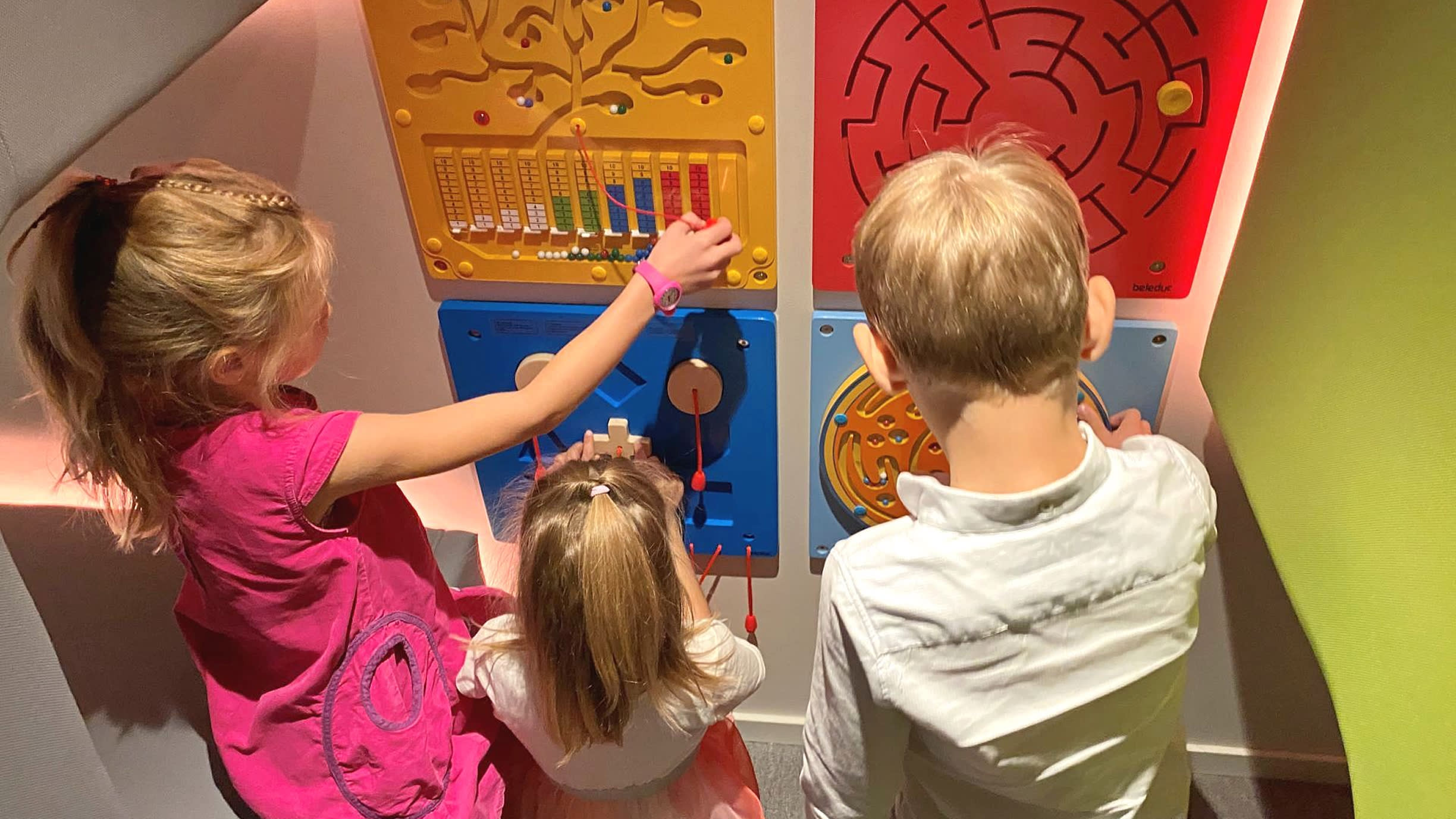 Children playing in the restaurant's children's corner