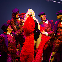 Showgruppen Pirat Crew som uppträder kryssningar till Helsingfors