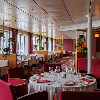 Maträtter står uppdukade i The Chef's Kitchen på kryssning till Tallinn