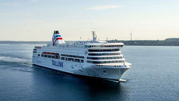 Yön yli risteily ja hotellimatka Tallinnaan